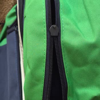 D&R'den Alınan Benetton Okul Çantası Kırık Fermuar Ve Boya Lekeleriyle Değişim Reddedildi
