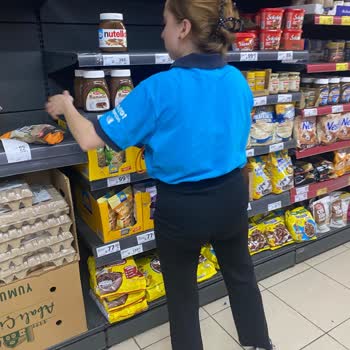 Müşteriye Saygısız Tavır Ve Gıda Ürünlerinin Yere Atılması