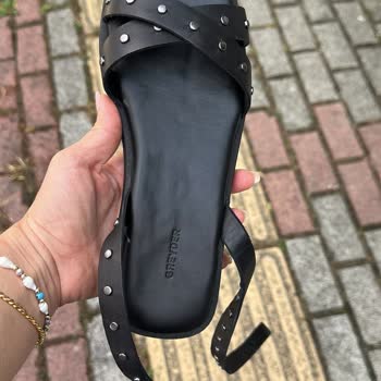 Siyah Bantlı Sandalet İadesi Reddi Ve Üslupsuz Çalışan Davranışı