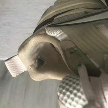 Nike Ayakkabısında Üretim Hatası Nedeniyle Topukta Delik Ve Haksız Reddedilme
