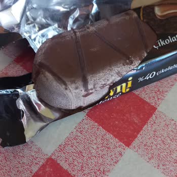 Eti Browni Intense Ürünündeki Sert Ve Küflü Durum Gıda Güvenliğini Sarsıyor