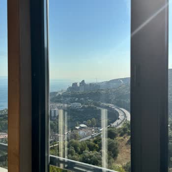 Baza Ve Camlar Bozuldu, Şikayetime Cevap Gelmedi