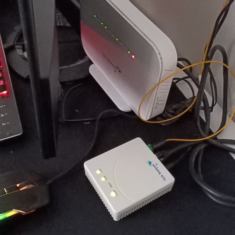 Kırmızı Işıkla Süregelen Internet Kesintisi Ve Müşteri Hizmetlerinden Çözüm Bekleniyor