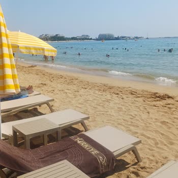 Avsallar Halk Plajında 50 Metre Kuralı İhlali Ve Şezlong İşgali