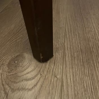 Pendik Şubesinde Teslimat Gecikmesi, Hatalı Masa Ve Çizik Sandalyeler