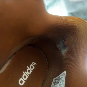 Adidas Ayakkabım Kısa Sürede Deforme Oldu, Müşteri Hizmetleri Çözüm Sunmadı