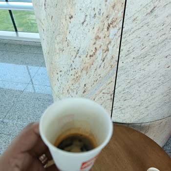 İlly Kahve Otomatı'nda 139 TL'lik Espresso Boş Verildi, Yetkili Alaycı