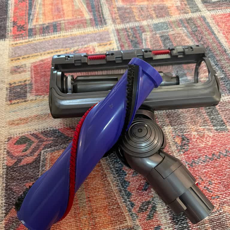Dyson V15 Fırçası Dönmüyor, Garanti Süresi Bittiği İçin Destek Sunulmuyor