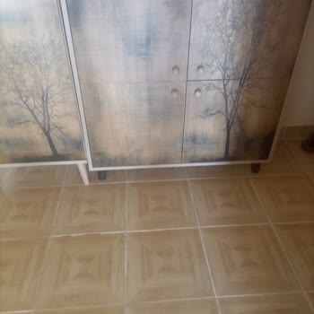 Vivense'den Aldığım Dolapta Orijinal Ayaklar Eksik, 5 Kez Cevap Alamama