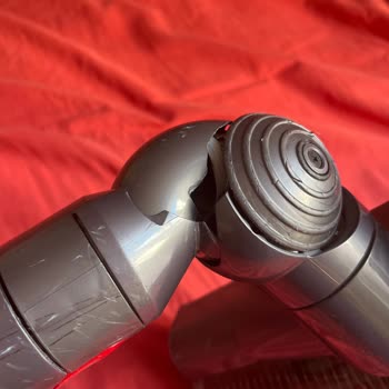 Dyson V8 Süpürge Batarya Ve Kırık Başlık Sorunları Garanti Sürecinde Çözülmedi