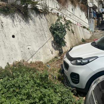 Çim Biçme Çalışması Sırasında Camım Kırıldı, Belediye Masrafları Karşılamıyor