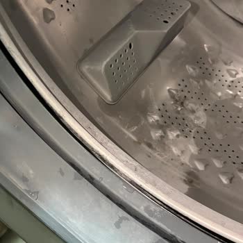 Sıfır Çamaşır Makinesi Yerine Kullanılmış Ve Kusurlu Ürün Gönderilmesi, Değişim Onayına Rağmen Teslim Edilmemesi