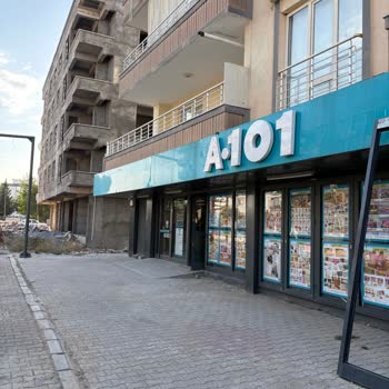 A101 Şubesinde Son Kullanma Tarihi Geçmiş Ürünler Raflarda Ve Personel İhmali