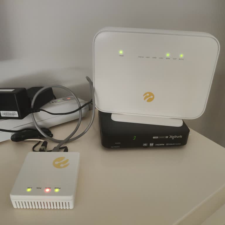 Sürekli Uzun İnternet Kesintileri Ve Yanıltıcı Müşteri Sözleri