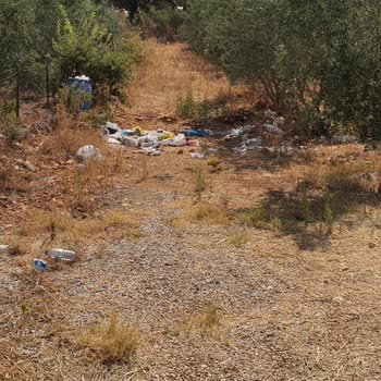 Villa Gizli Bahçe'de Fotoğraflarla Uyuşmayan Bakımsız Ve Kirli Konaklama