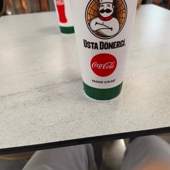 700 TL'lik İskenderde Bayat Ekmek Ve Yetersiz Sos