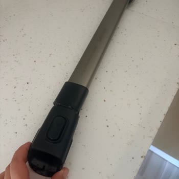 Philips Aqua Dikey Süpürge Aparat Parçası Aniden Kırıldı