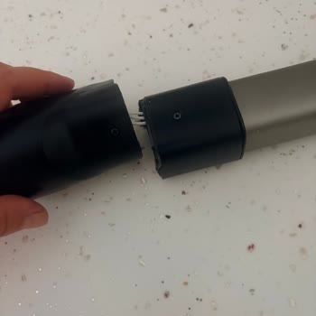 Philips Aqua Dikey Süpürge Aparat Parçası Aniden Kırıldı
