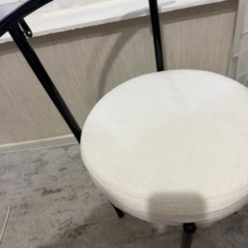 Eksik Vida Ve Kırık Sandalyeler Nedeniyle Ürün Değişimi Ve İade Talebi