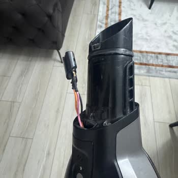 Philips 8000 Series Aqua Plus Süpürge Plastik Parçası Kırıldı, Ücretsiz Yedek Parça Talebi