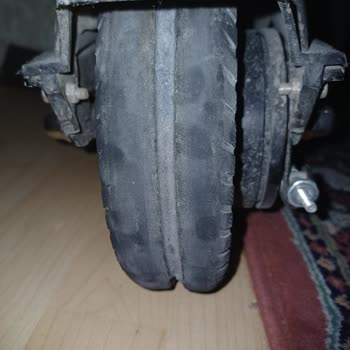 Onvo Scooter Arka Dolgu Lastiği Stokta Yok, Kullanılamaz Durumda