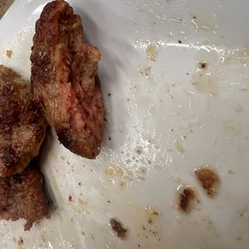 Köfteci Yusuf Şubesinde Hijyen Ve Çiğ Et Sorunu