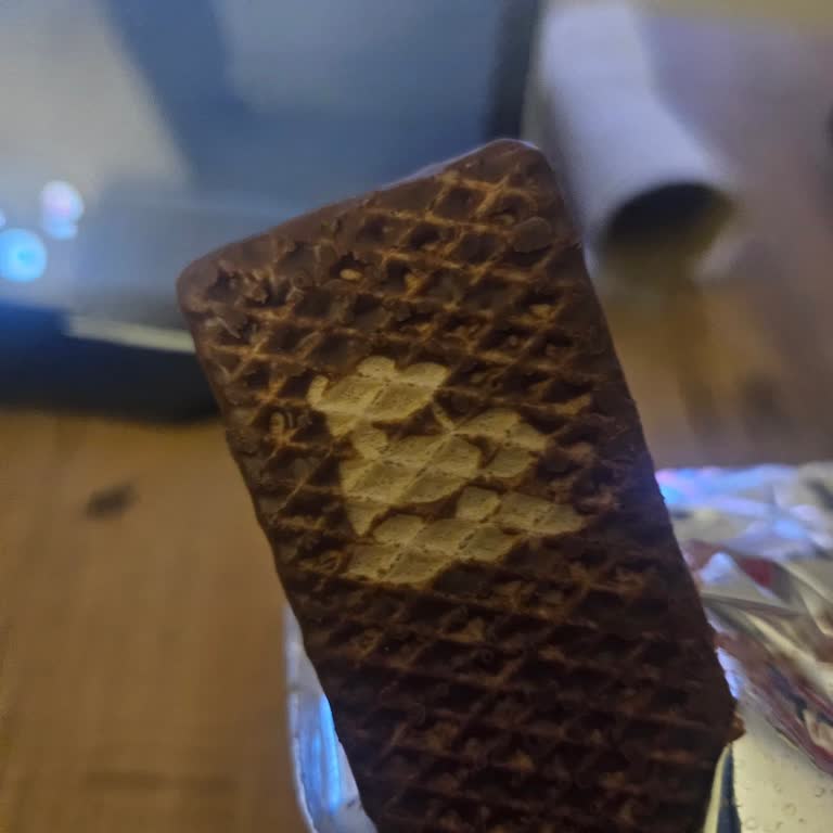 Eti Hoşbeş Gofrette Çikolata Kaplaması Eksik