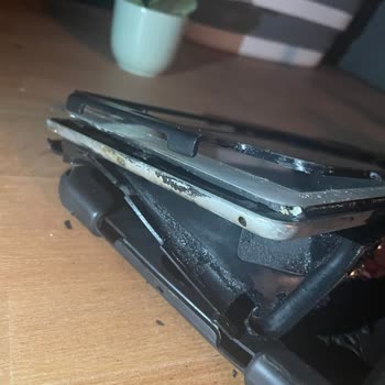 Apple İPad'in Kendiliğinden Alev Alması Aile Güvenliğini Tehdit Ediyor