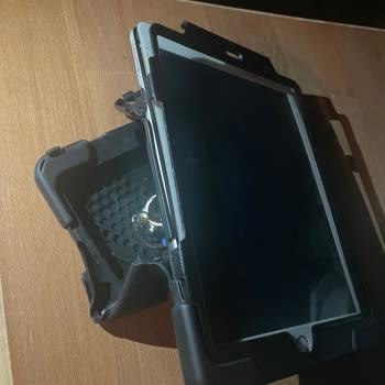 Apple İPad'in Kendiliğinden Alev Alması Aile Güvenliğini Tehdit Ediyor