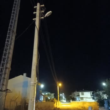 Ayvalık Sokak Aydınlatması Çalışmıyor, Güvenliğim Tehlikede