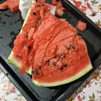 Üsküdar Migros’ta Çürük Karpuz Sebebiyle Misafir Karşılaması Mahcup Oldu