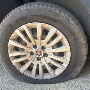 Kiralanan Araçta Sürekli Arıza Ve Lastik Patlamaları Şirket Sözünü Tutmadı 5.000 TL Masraf Bıraktı