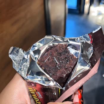 Eti Browni Classic Keki İçinde Kumaş Parçası