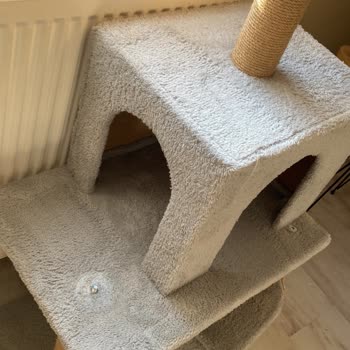 Kedi Kulesinde İç Demir Kırıldı, Güvenlik Sorunu Ve Satıcıdan Cevap Yok