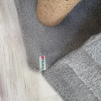Kedi Kulesinde İç Demir Kırıldı, Güvenlik Sorunu Ve Satıcıdan Cevap Yok