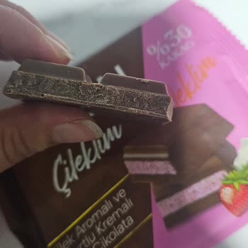 Şok Marketler Ambalajda Vaat Edilen Çilek Aromalı Çikolatanın İç Dolgusu Eksik