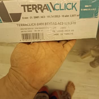Terraclick Laminat Parkede Gölge İzleri Ve Ürün Hatası