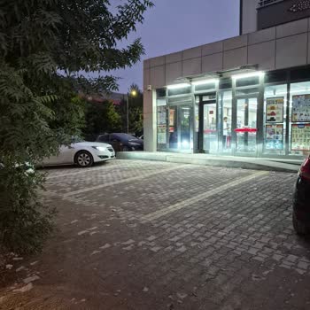 Küflü Peynir Satışı Ve Çalışanların Azarlayıcı Tavrı