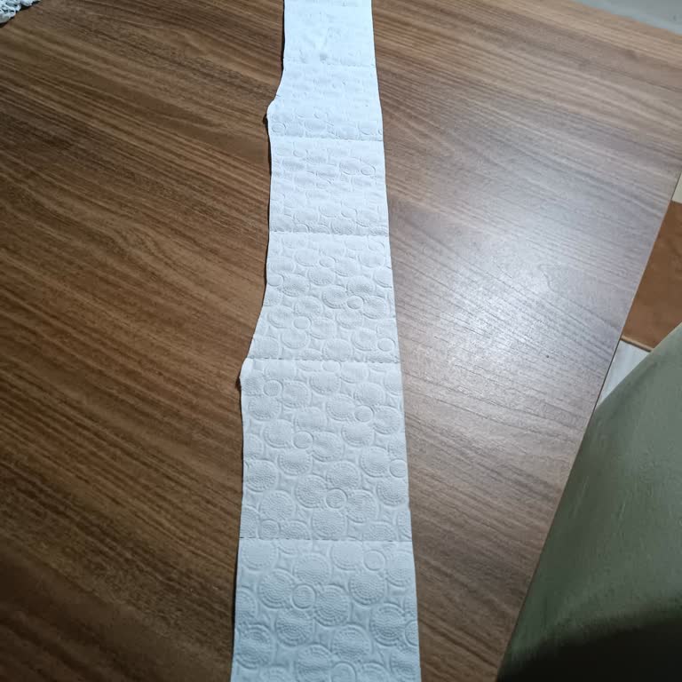 Familia Plus Natürel Tuvalet Kağıdındaki Kesim Hatası Ve Kalite Kontrol Sorunu
