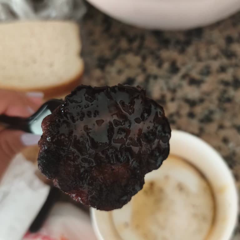 Yanık Köfte, Eksik Salata Ve Yanlış İçecek İçin İade Talebi