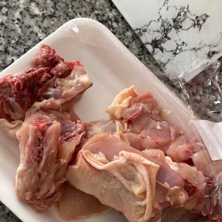 Ankamar Ekonomi Marketleri (Ordu) Kasaptaki Görevlinin Üslubu