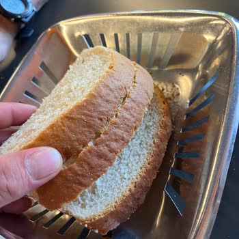 Sert Ve Kurumuş Ekmek, Duyarsız Personel Ve Döner Hazır Olmama Sorunu