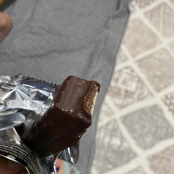 Eti Karam Ürünün Gofret Kısmı Eksik Ve Hatalı