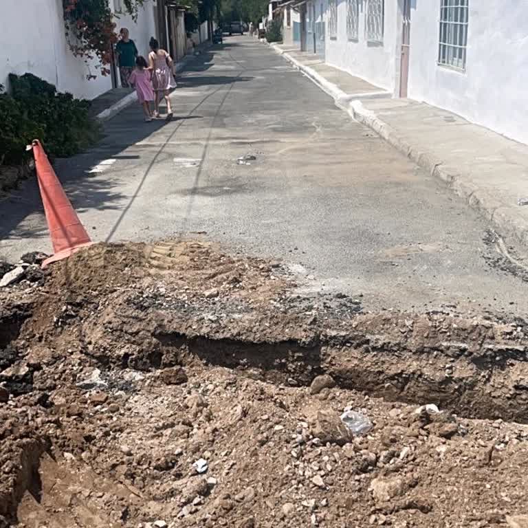 Aksa Doğalgaz Çıkmaz Sokakta Kazı Sonrası Aracımızı Çıkamaz Hale Getirdi