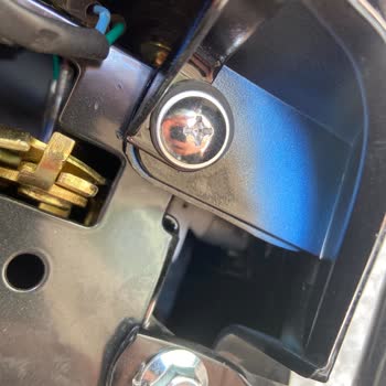 Siyah Aldığım Motosikletin Mavi Boya Kalıntılarıyla Yanıltılması