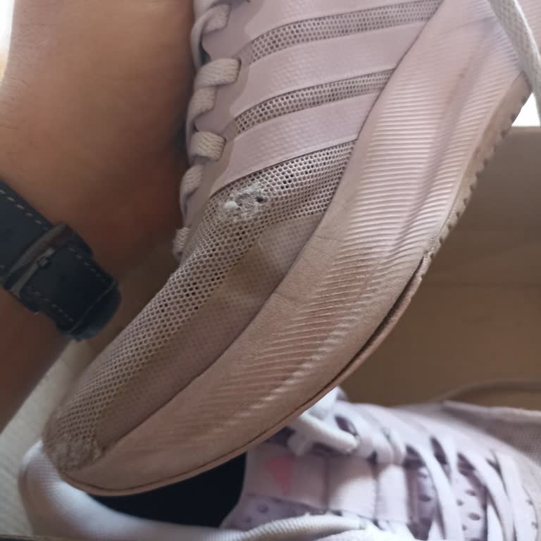 Adidas Ayakkabısının Hızlı Açılma Sorunu Ve Garanti Reddine Tepki