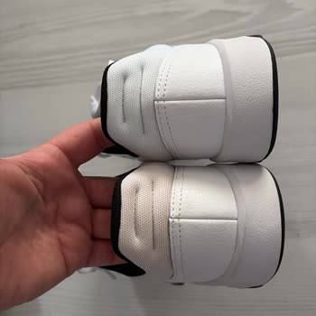 Adidas Ayakkabıda Renk Farklılığı Ve Kampanya Sözünün İhlali