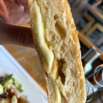 Yanlış Tost Ve Soğuk Sandviç Ve Personelin Duyarsız Tutumu