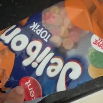 Kent Jelibon İçinde Ne Olduğu Belli Olmayan Pislik Bir Görüntü