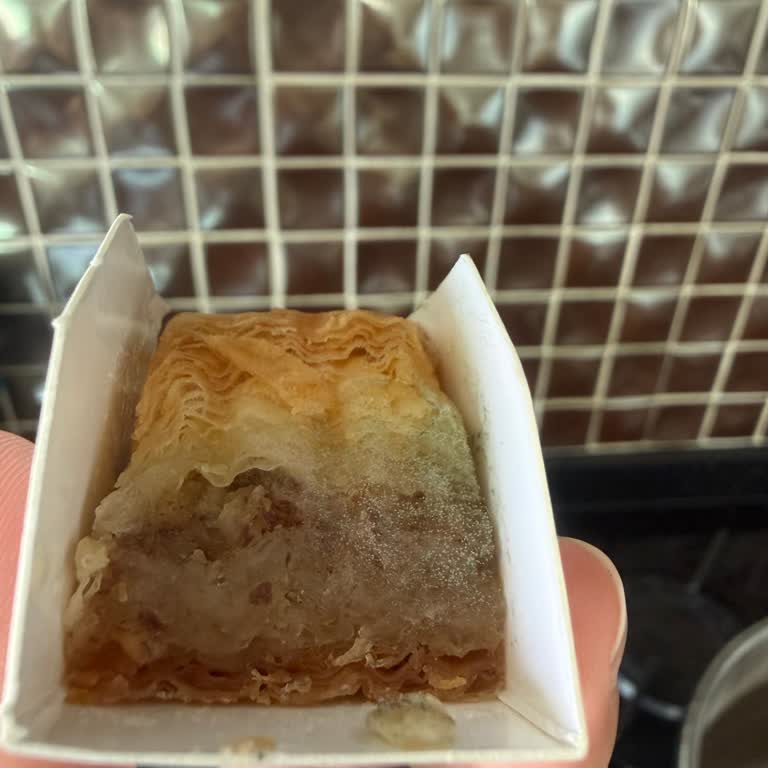 Küflü Baklava İçin Çocuk Sağlığı Endişesi Ve Sıkı Kalite Kontrolü Talebi